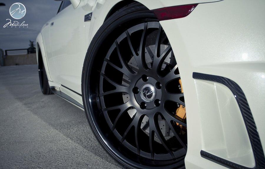  Nissan GT-R by Wald and Modulare Wheels 2014 года  (фото 6 из 17)